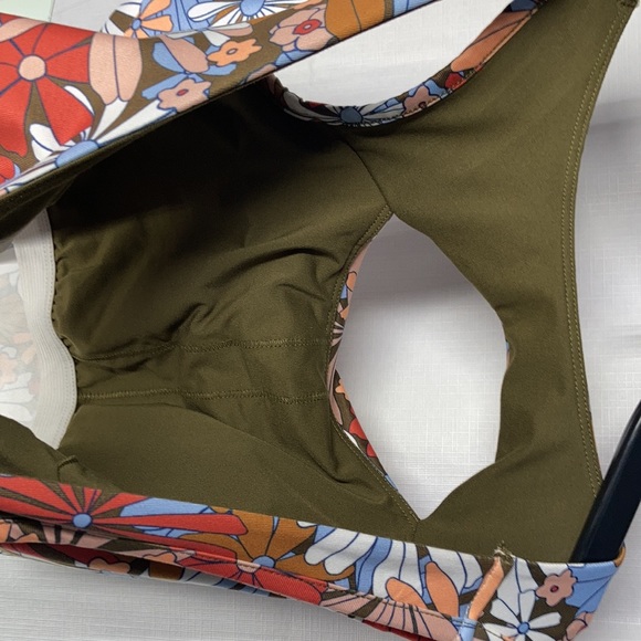 Relist7/2 SO floral Sporty cutout top & high rise sporty short S jrs - Picture 13 of 17